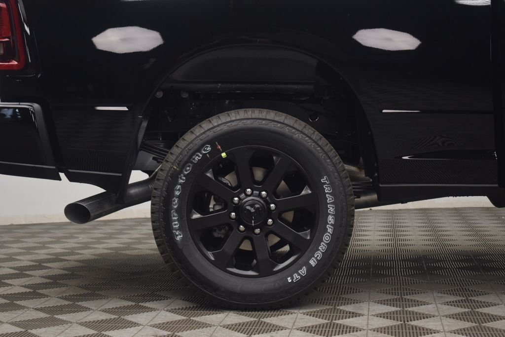 New 2026 Diamond Black Crystal Pearl-Coat Exterior Paint RAM Big Horn image 9