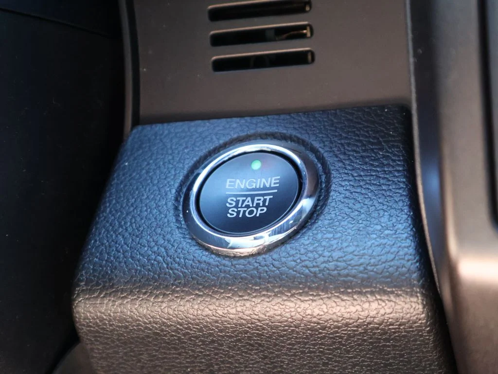 Used 2020 Red Ford Limited image 33