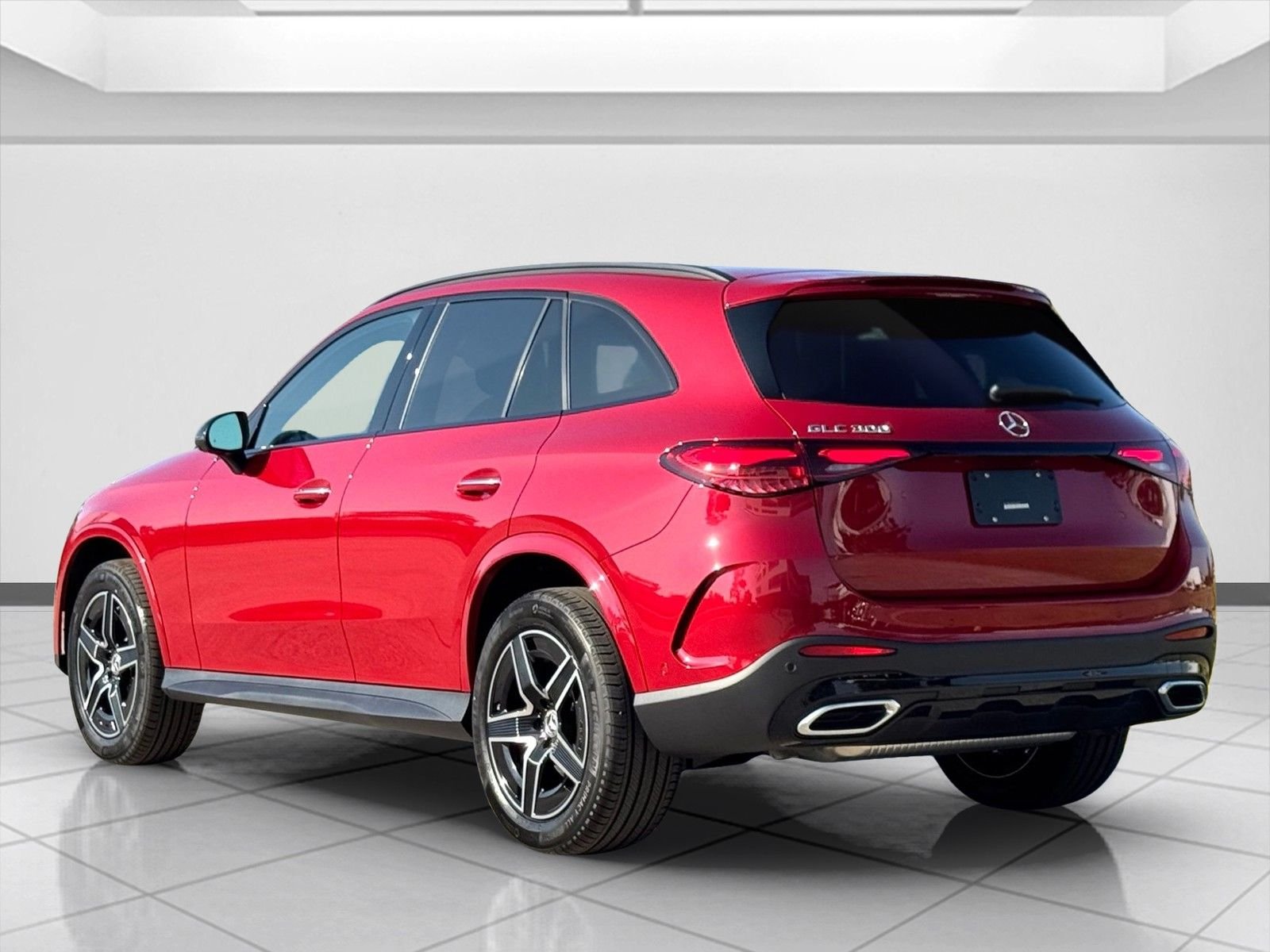 New 2026 MANUFAKTUR Patagonia Red Metallic Mercedes-Benz GLC 300 image 4