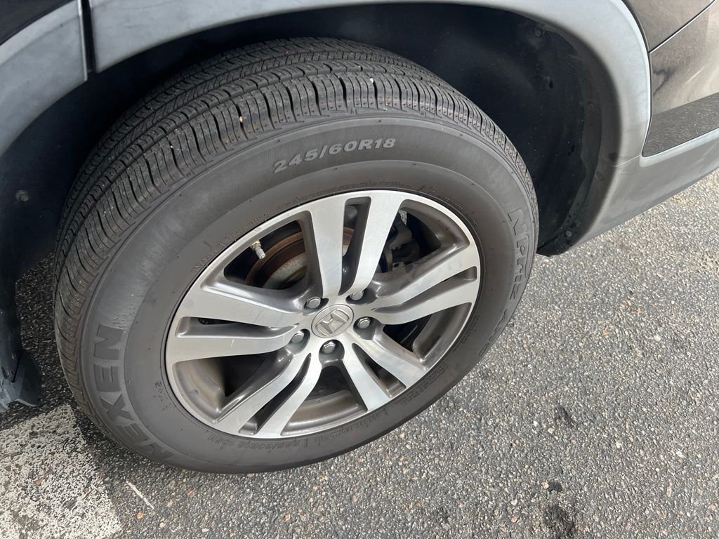 Used 2018  Honda EX image 6