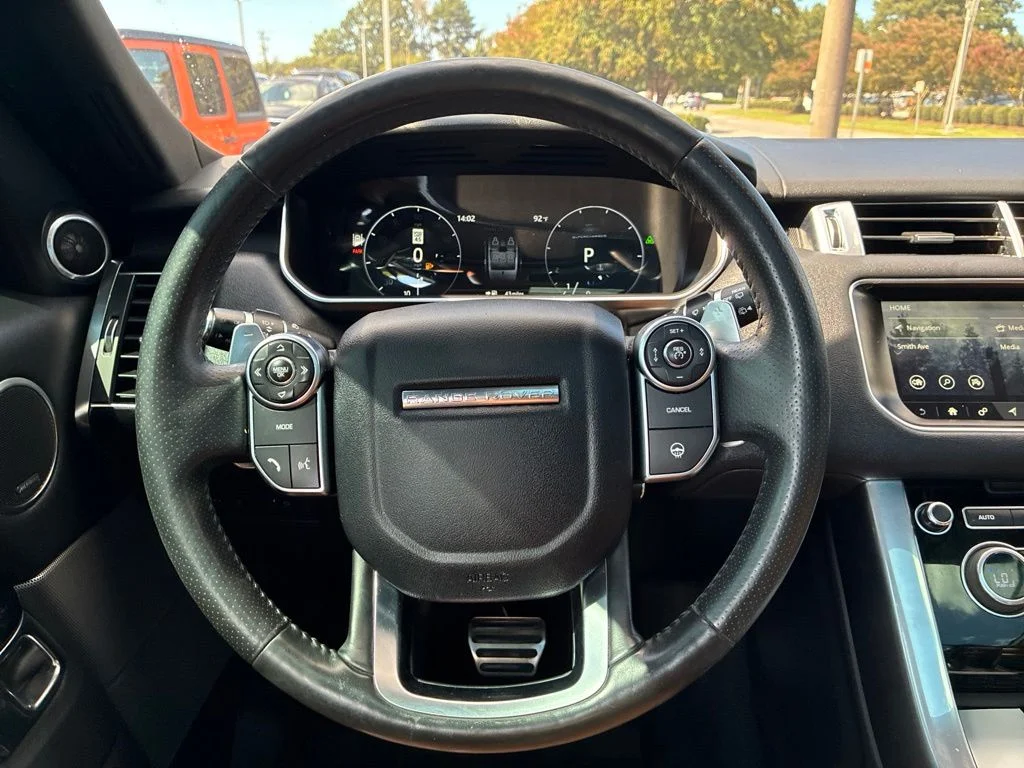 Used 2017 Black Land Rover 5.0L V8 Supercharged image 17