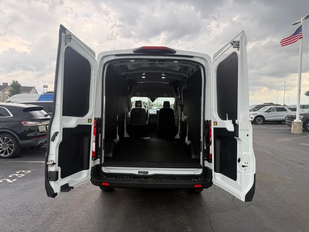 New 2026 Oxford White Ford Cargo Van image 38
