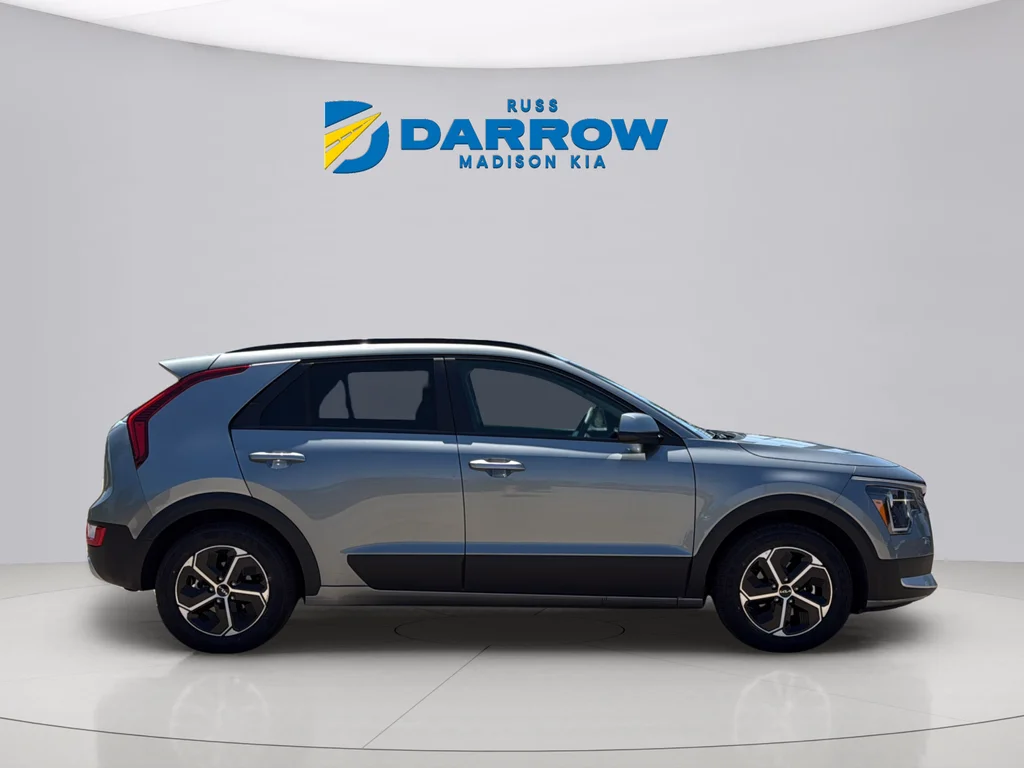 Certified Used 2025 Steel Gray Kia LX image 6