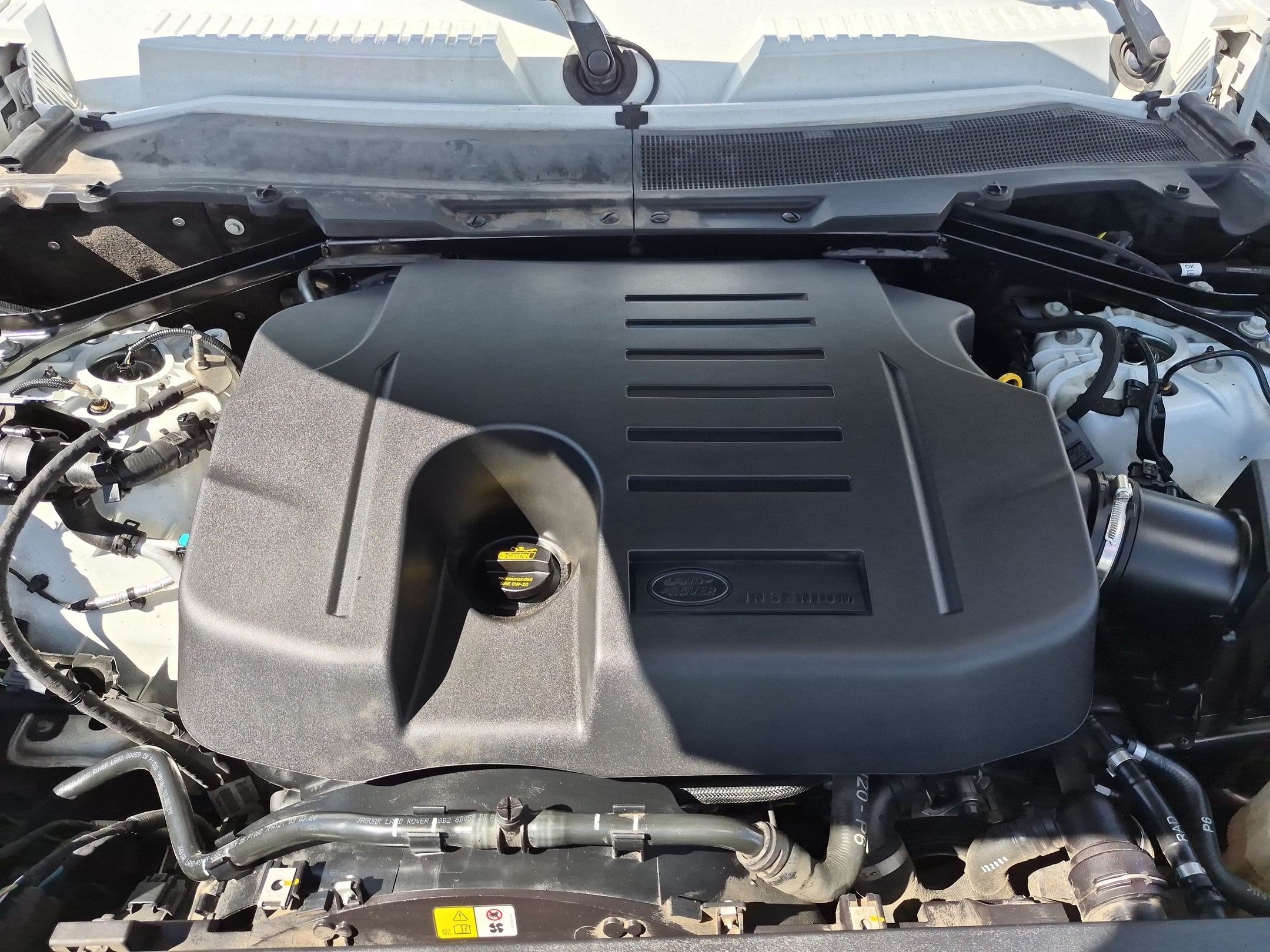 Used 2020 Fuji White Land Rover HSE image 33