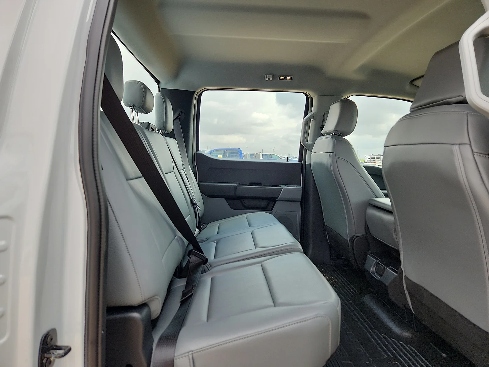 New 2026 Oxford White Ford F-250® XL image 19