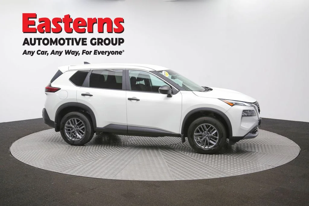 Used 2023 White Nissan S image 46