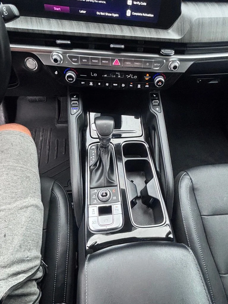 Used 2023 White Kia EX image 19