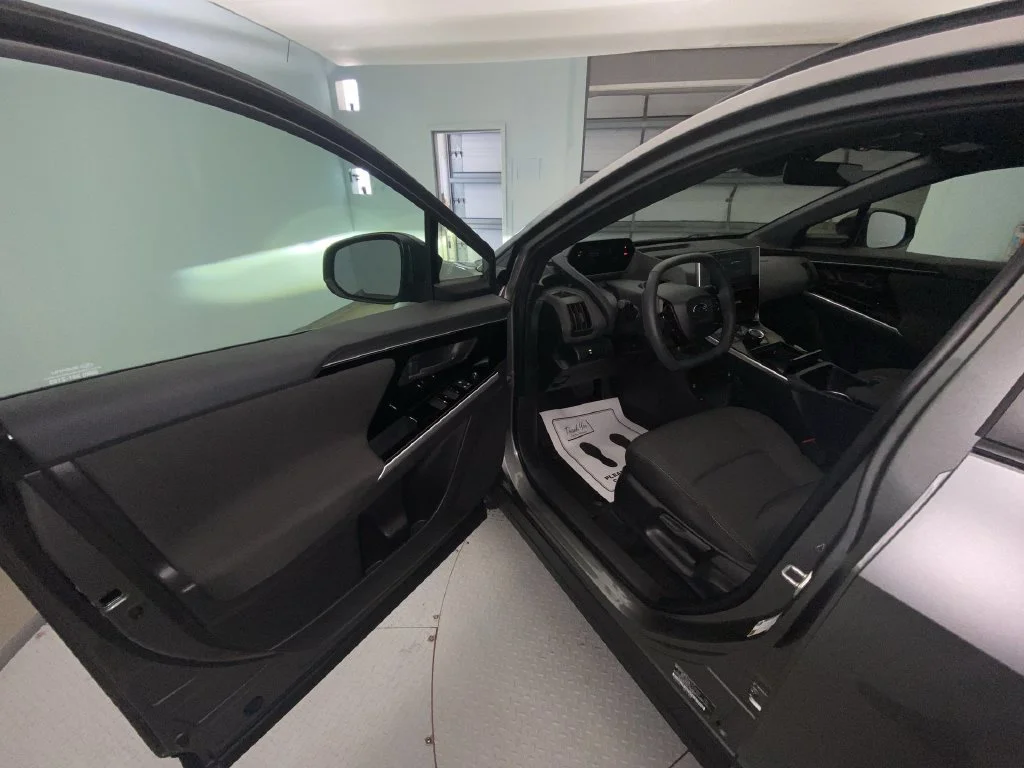 2025 Subaru Solterra PREMIUM SUV Slide 11