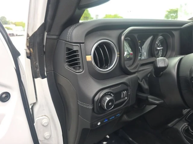 Used 2024 White Jeep Sahara 4xe image 12