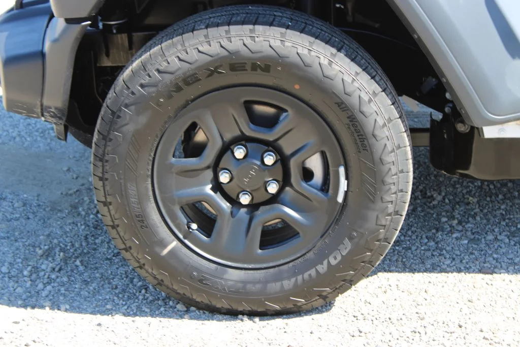 New 2026 Bright White Clear-Coat Exterior Paint Jeep Sport image 8