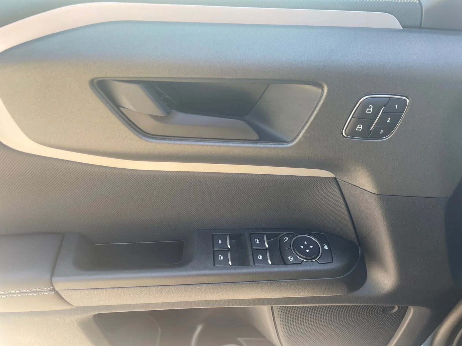 New 2026 Azure Grey Metallic Tri-Coat Ford Outer Banks image 16
