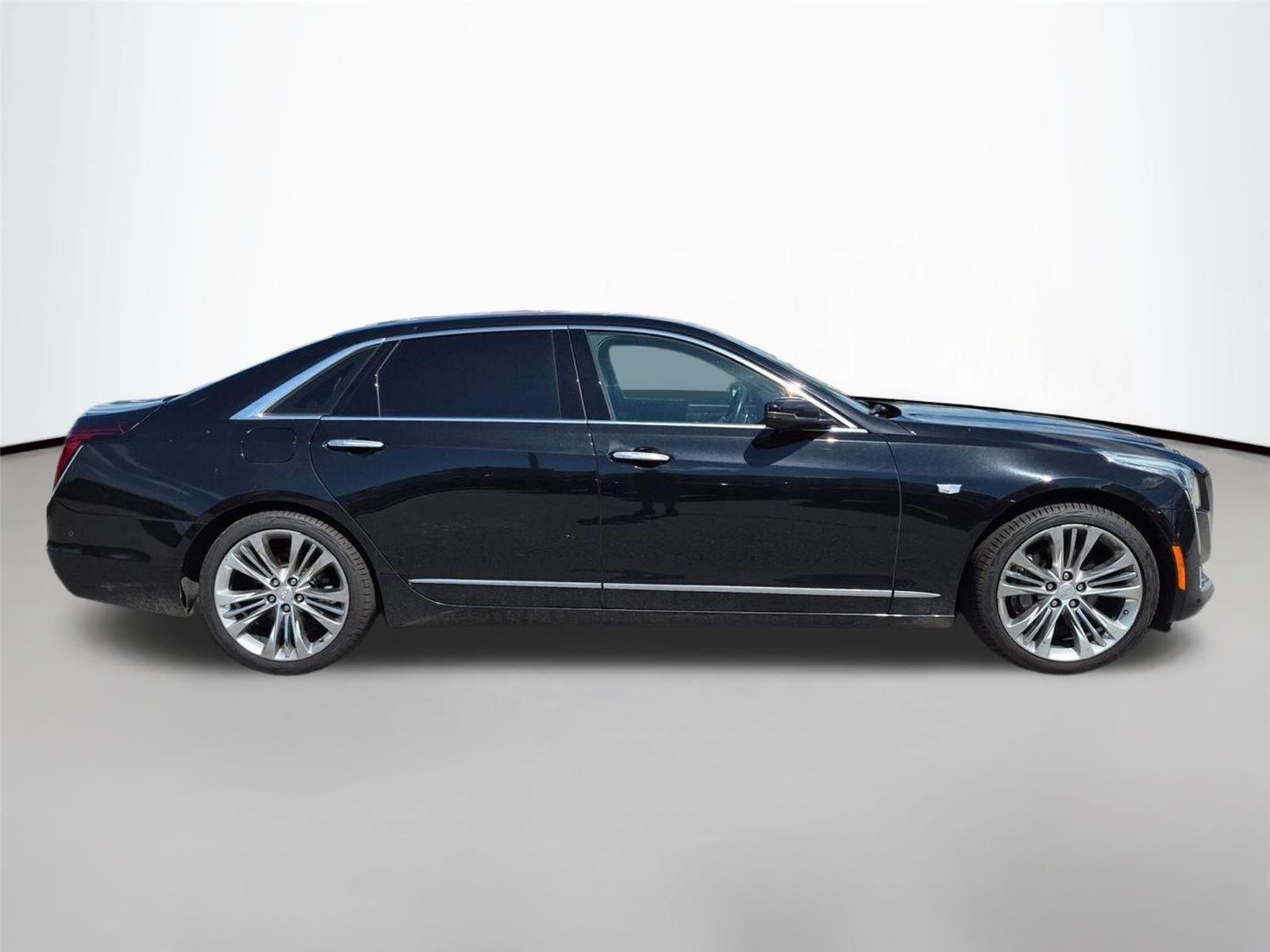Used 2018 Stellar Black Metallic Cadillac Platinum AWD image 4