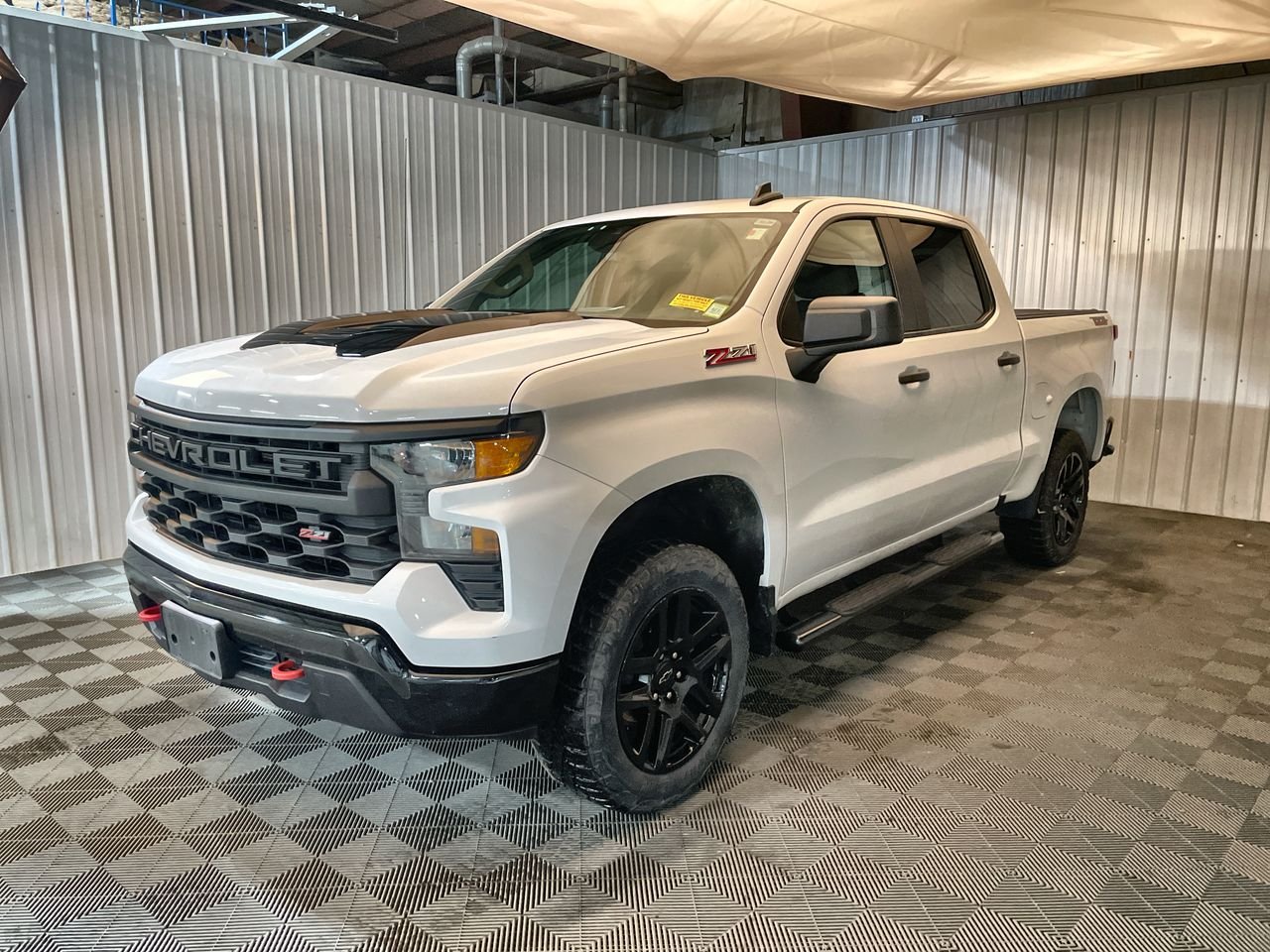 Used 2024 Summit White Chevrolet Custom Trail Boss image 33