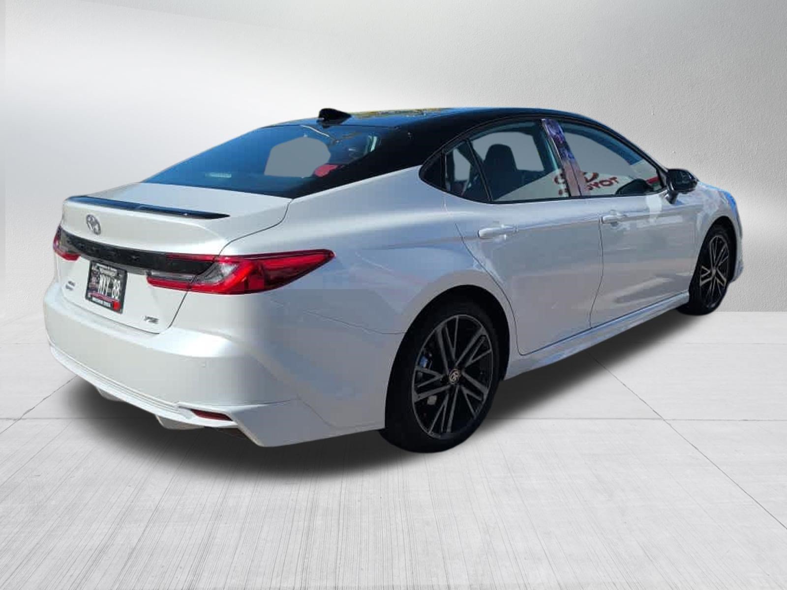 Used 2026 Wind Chill Pearl w/Midnight Black Metallic Roof Toyota XSE image 7