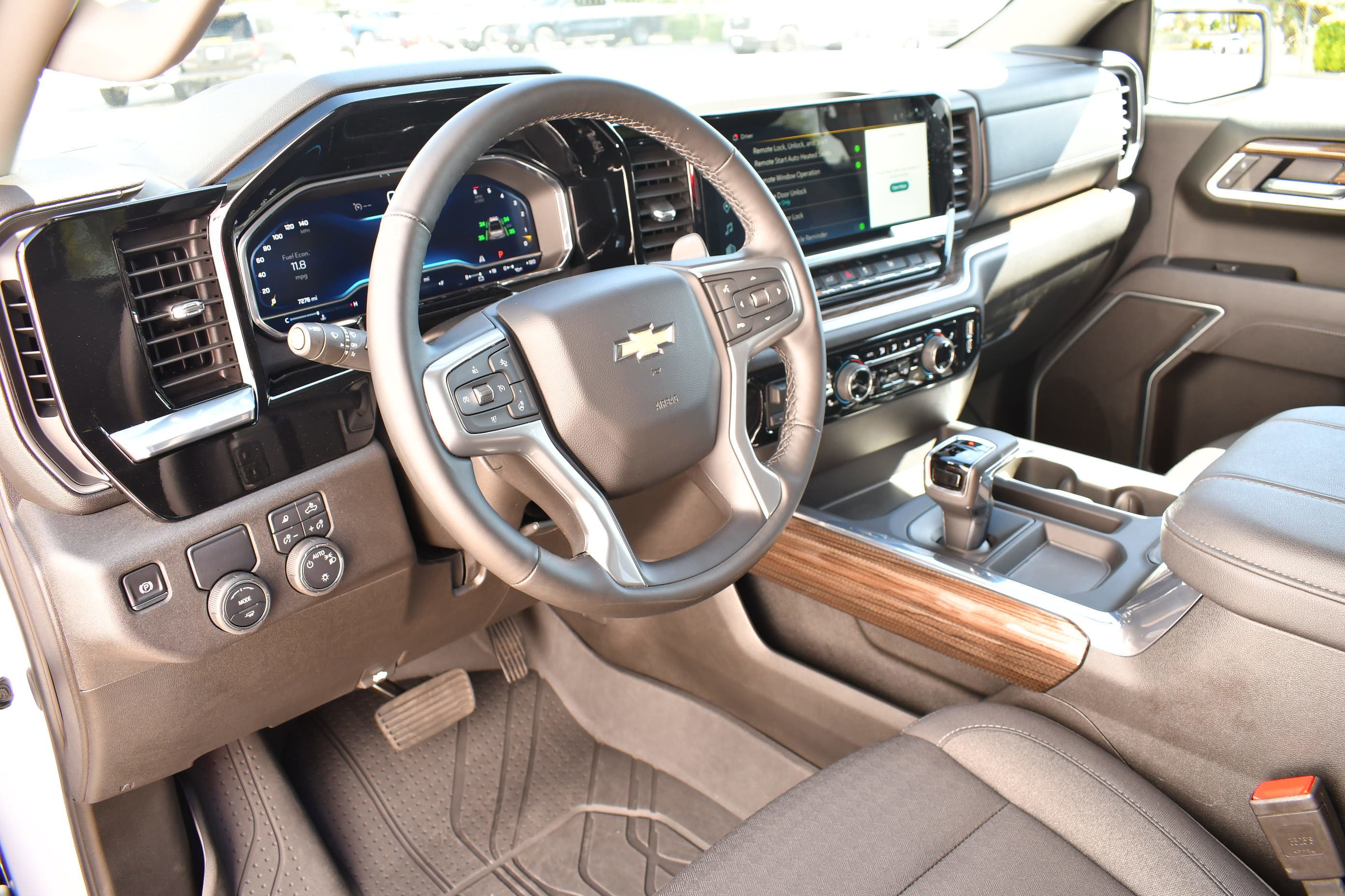 2025 Chevrolet Silverado 1500 LT - Photo 17