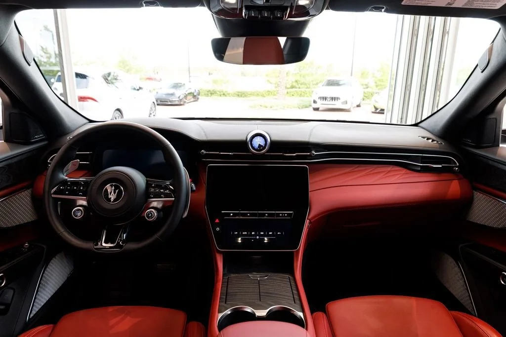 Used 2023 Bianco Maserati Modena image 20