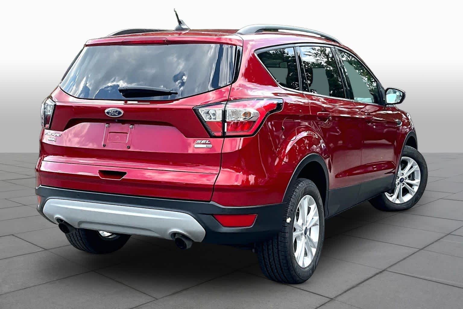 Used 2018 Ruby Red Metallic Tinted Clearcoat Ford SEL image 13