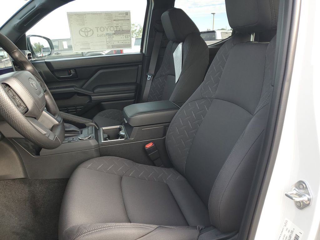 2025 Toyota Tacoma SR5 - Photo 15
