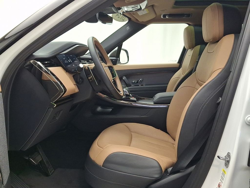 Certified Used 2024 Fuji White Land Rover Dynamic SE image 14