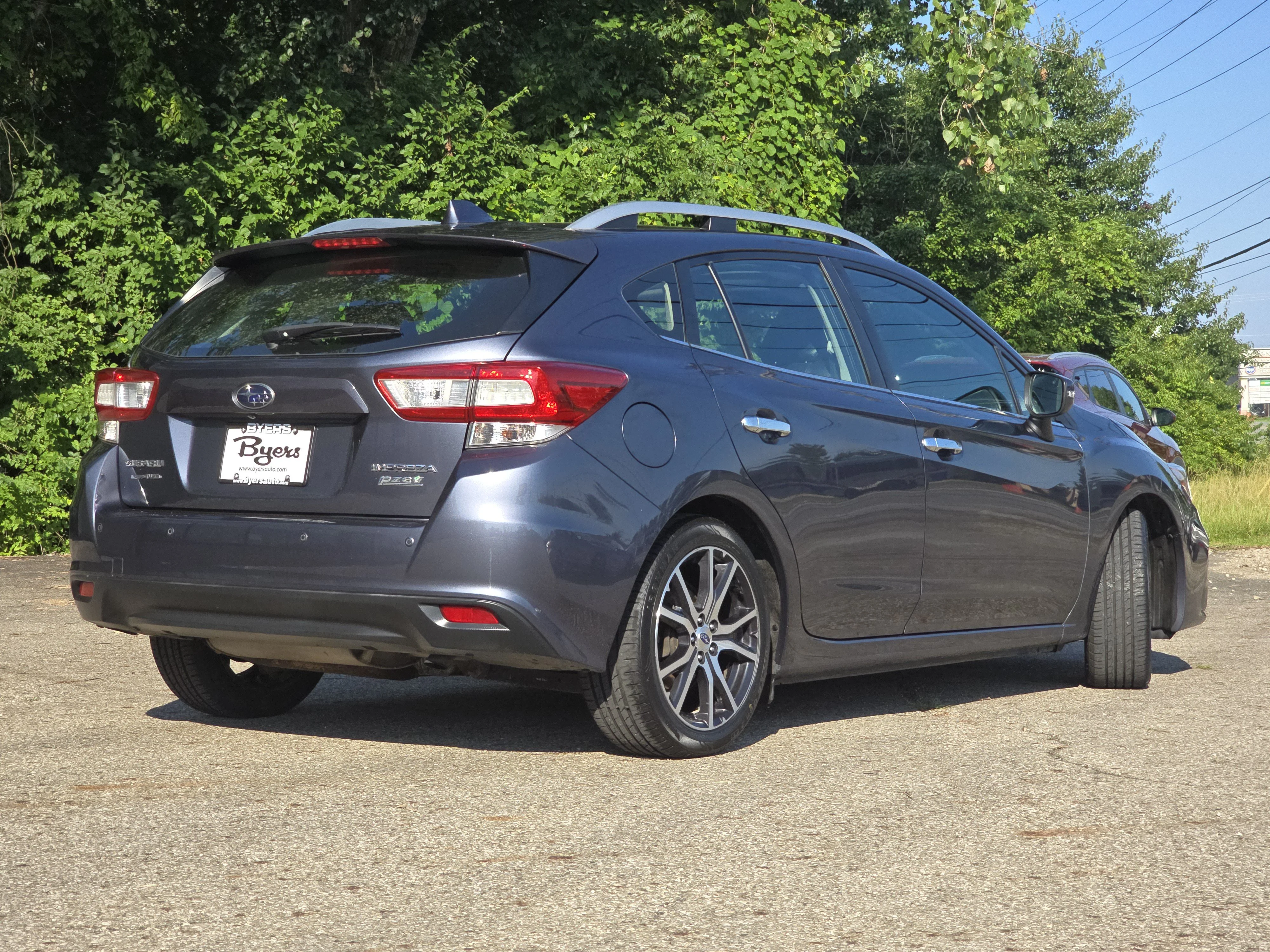 Used 2017 Carbide Gray Metallic Subaru Limited image 7