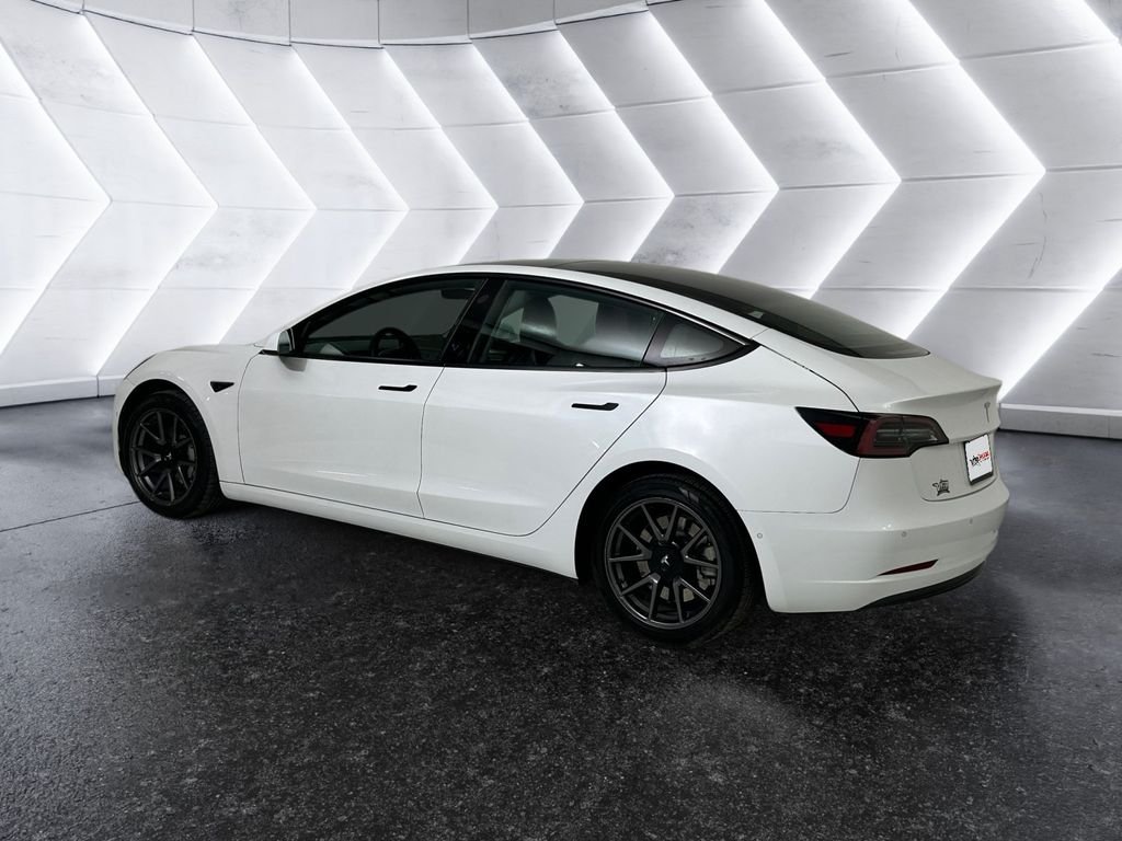 Used 2022  Tesla Long Range image 6