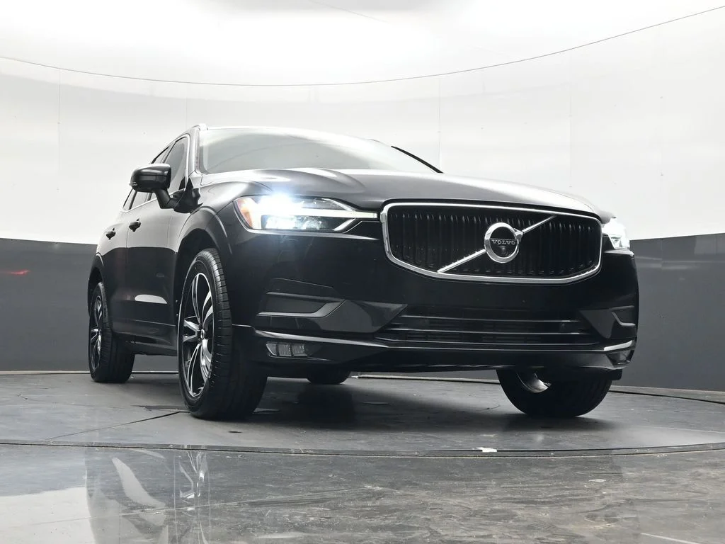 Used 2020 Onyx Black Metallic Volvo T6 Momentum image 40
