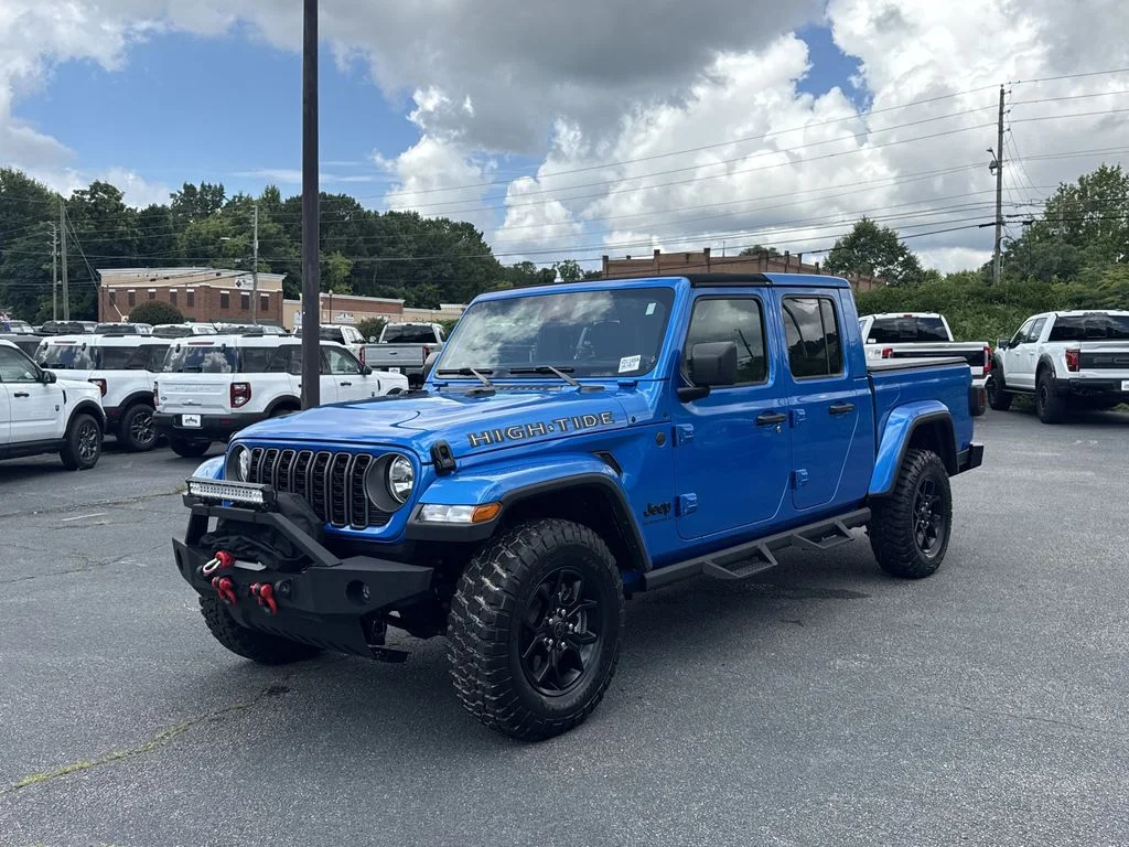 Used 2025 Blue Jeep High Tide image 3