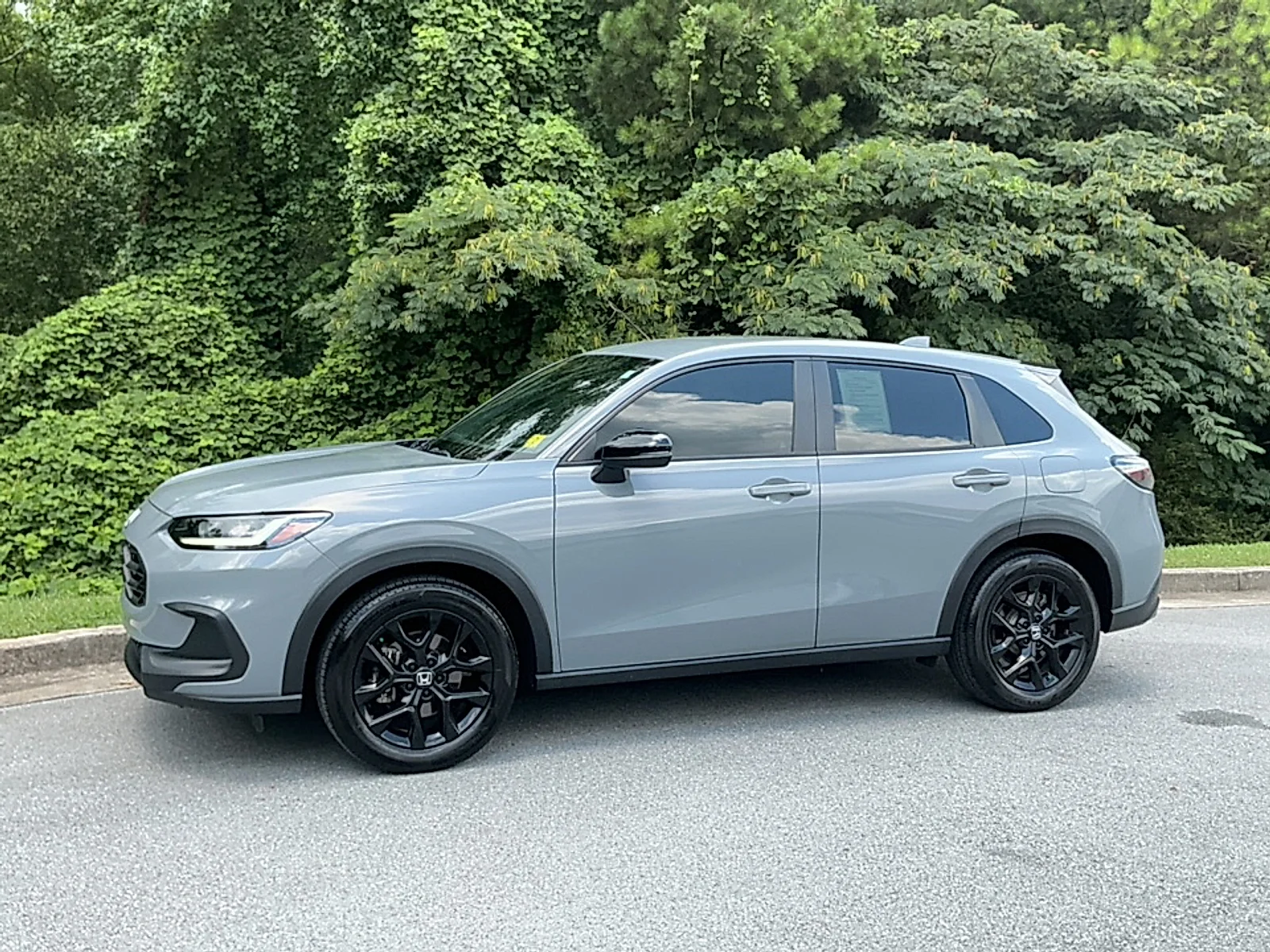 Used 2025  Honda AWD Sport image 4