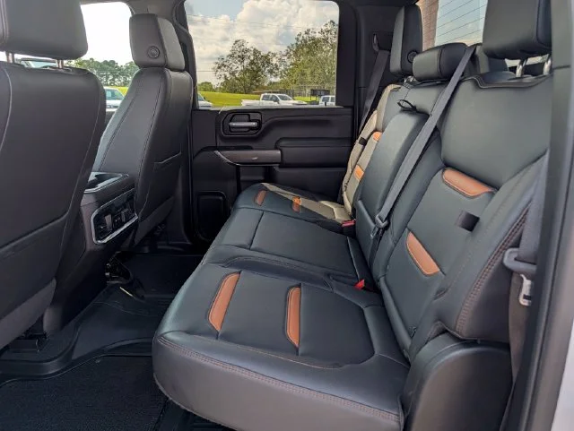 Used 2022 White GMC AT4 image 26