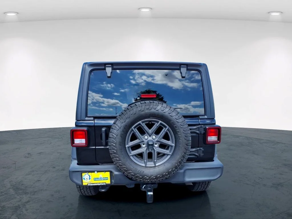Used 2024 Black Jeep Sport S image 10
