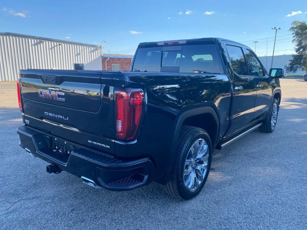 Used 2026 Onyx Black GMC Denali image 5