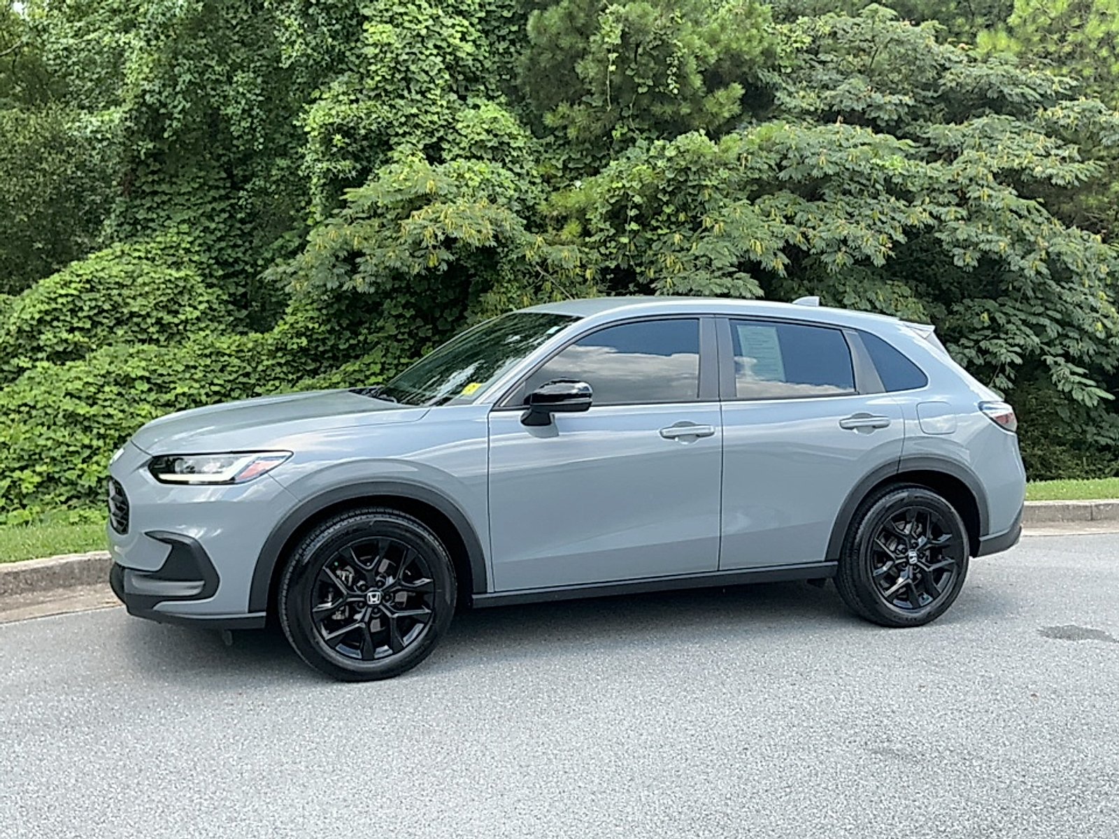 Used 2025  Honda AWD Sport image 4