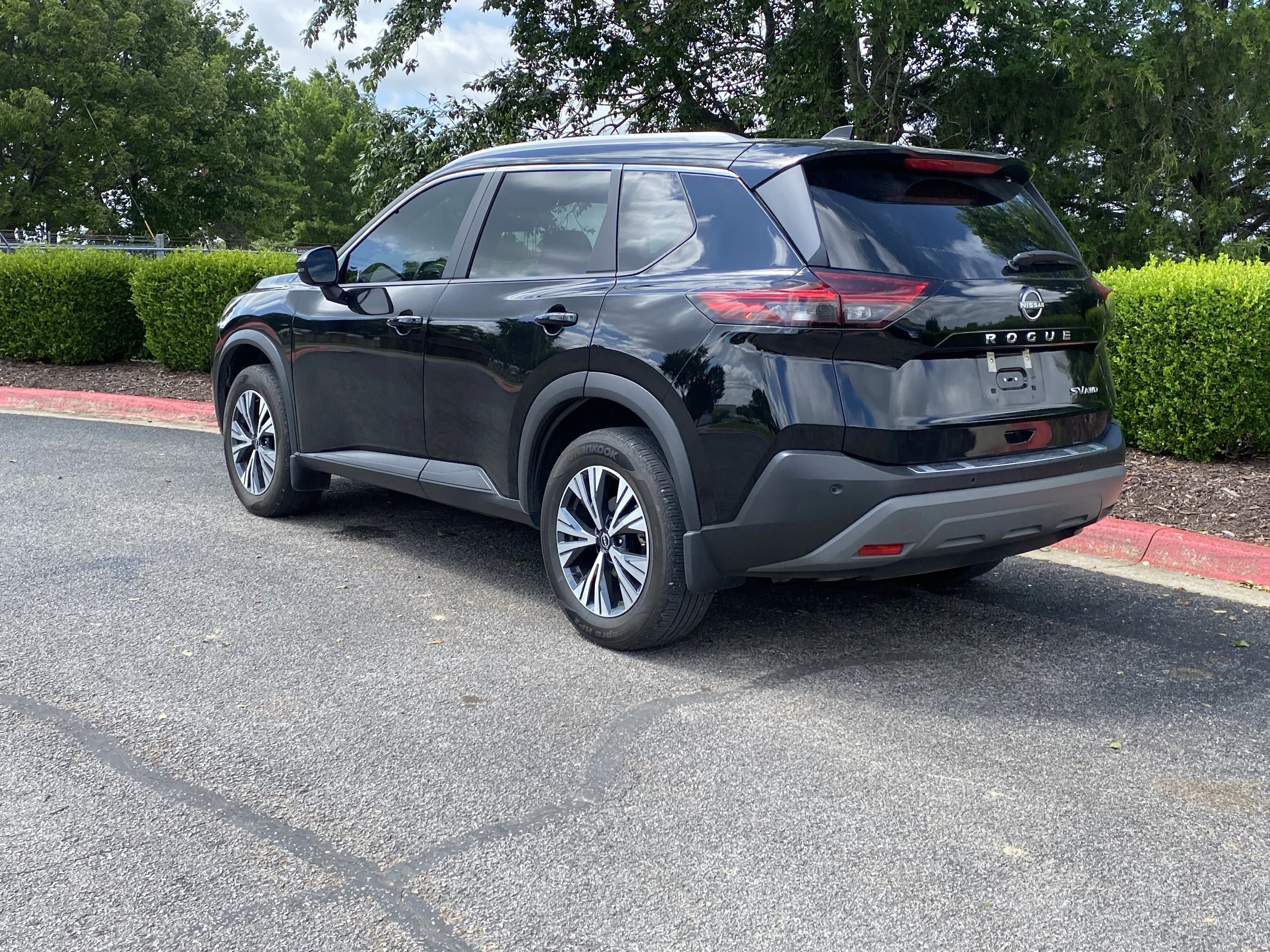 Used 2023 Super Black Nissan SV image 8