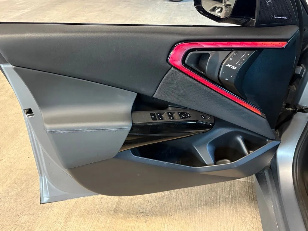 Used 2025 Gray Metallic BMW M50 xDrive image 18