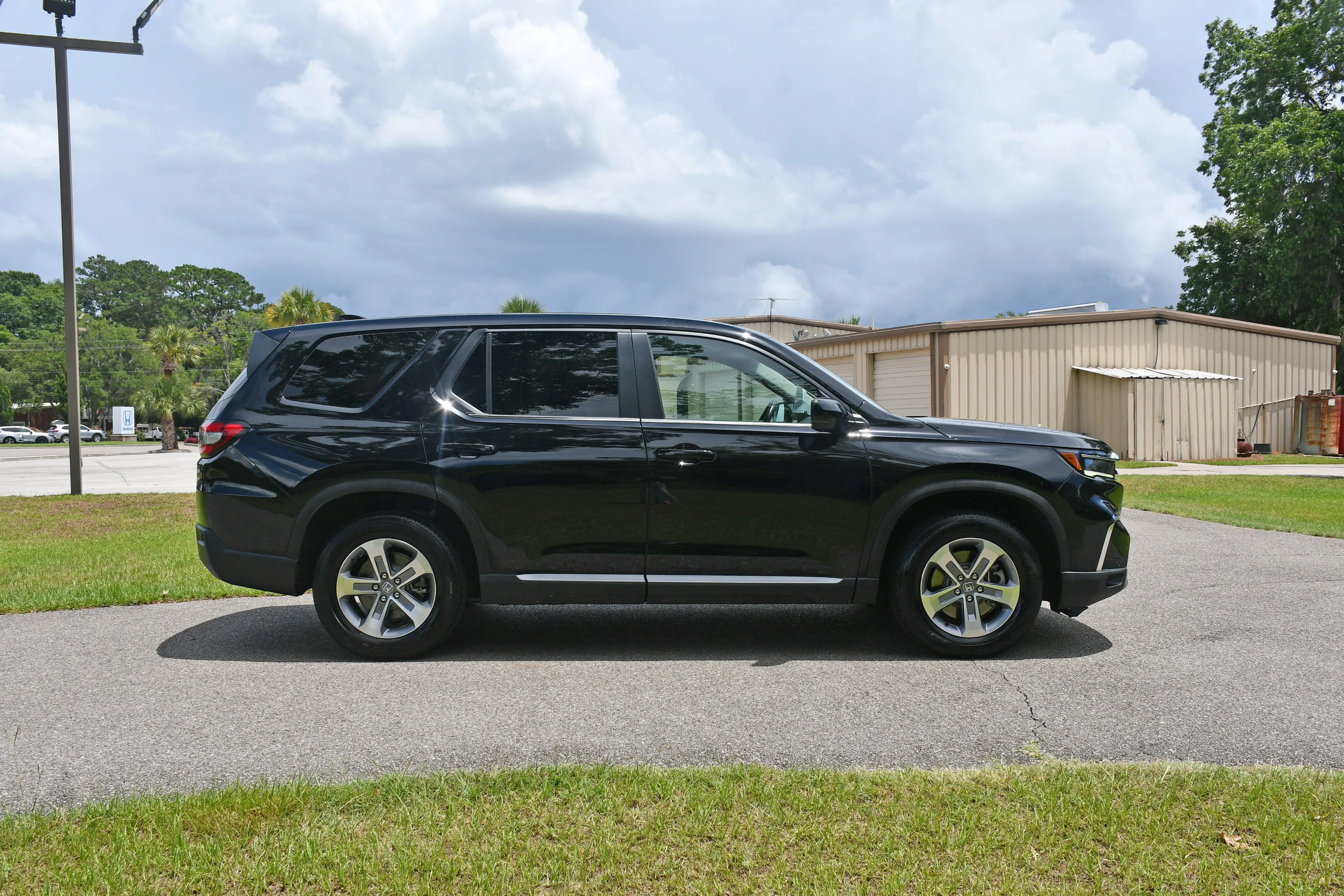 2025 Honda Pilot EX-L - Photo 27