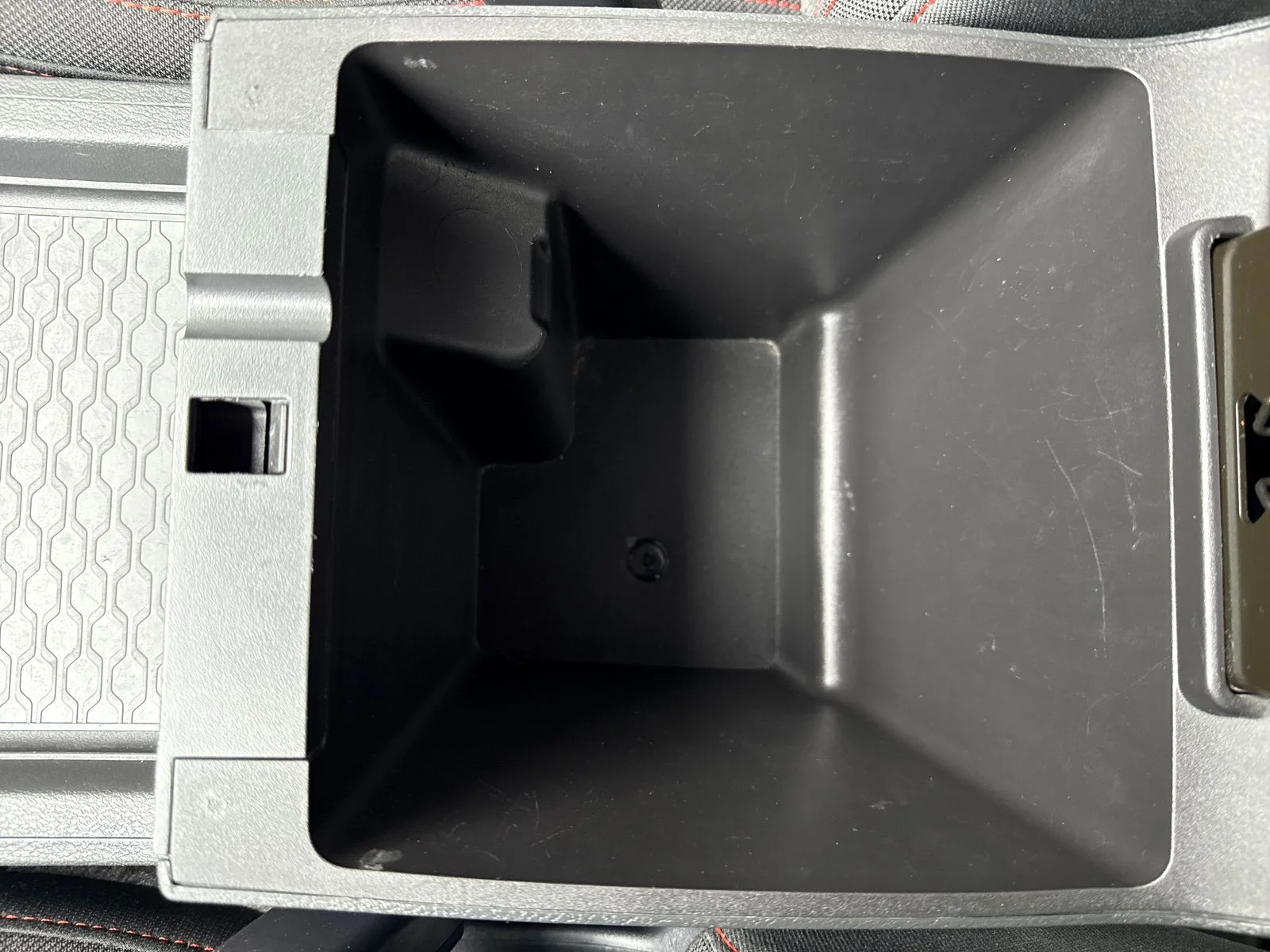 Used 2024 White Nissan PRO-X image 23