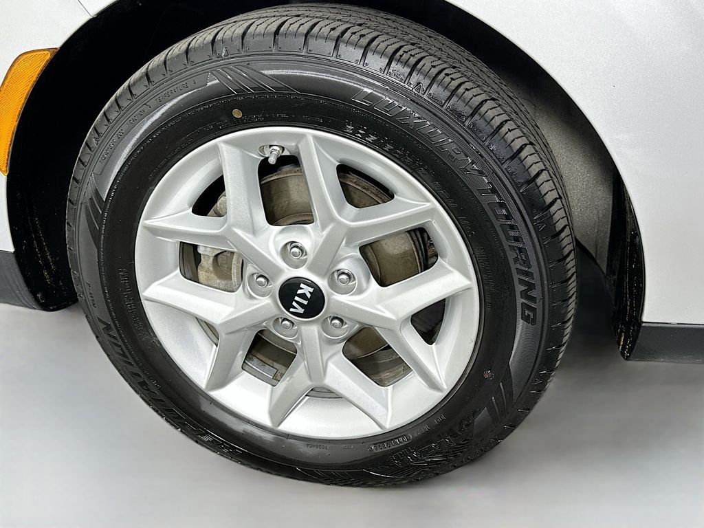 Used 2021 Sparkling Silver Kia S image 29