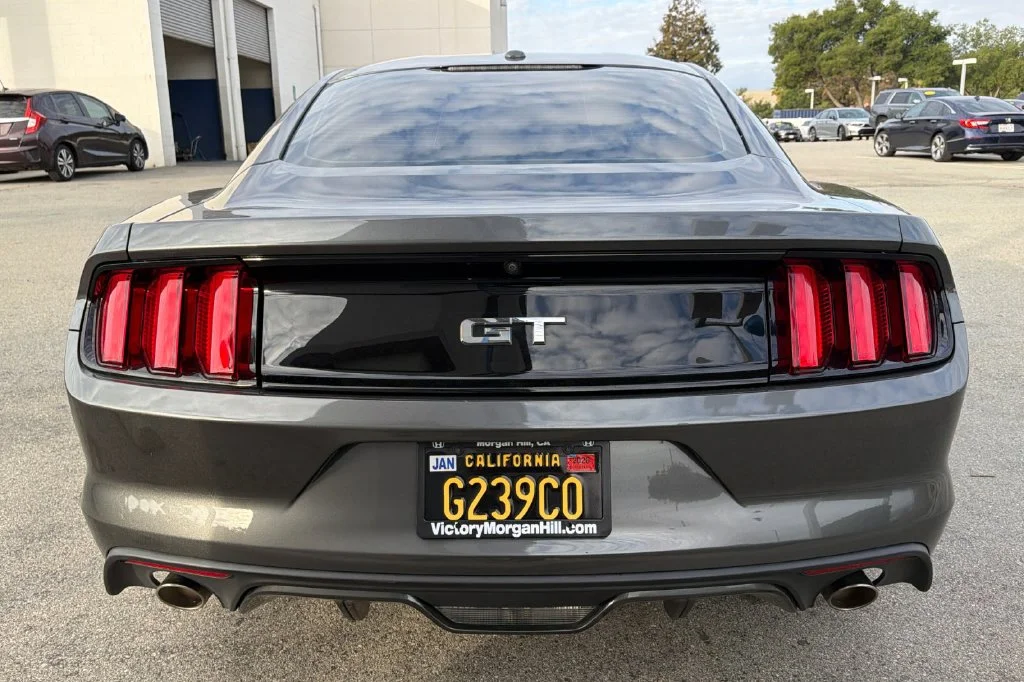 Used 2017 Magnetic Metallic Ford GT Premium image 6