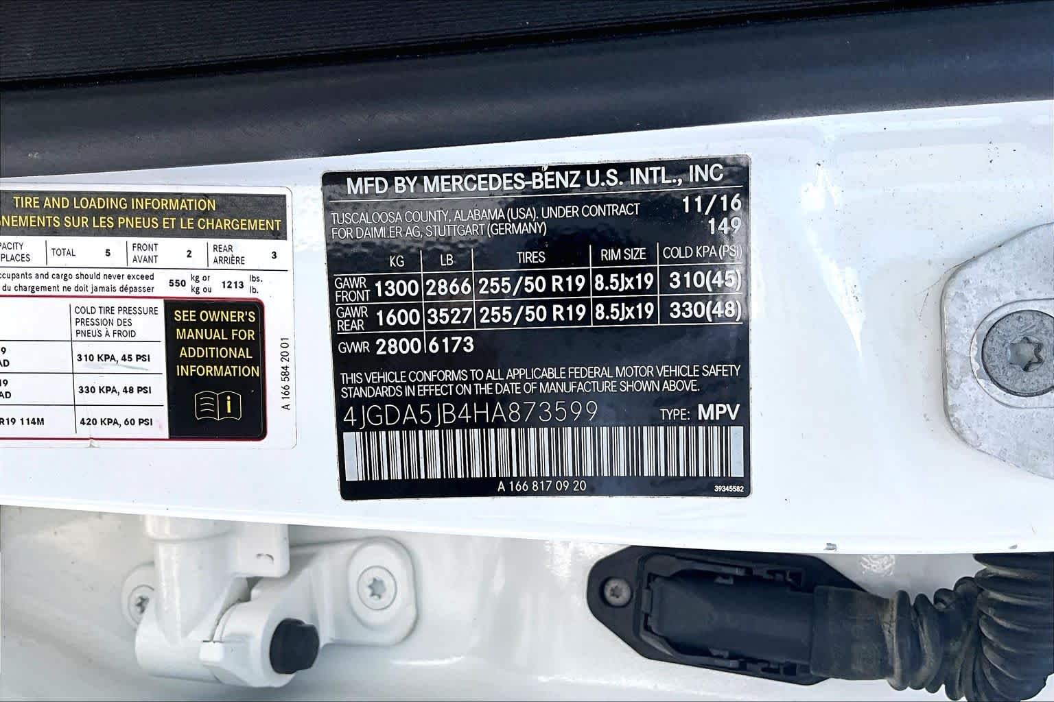 Used 2017 Polar White Mercedes-Benz GLE 350 image 37