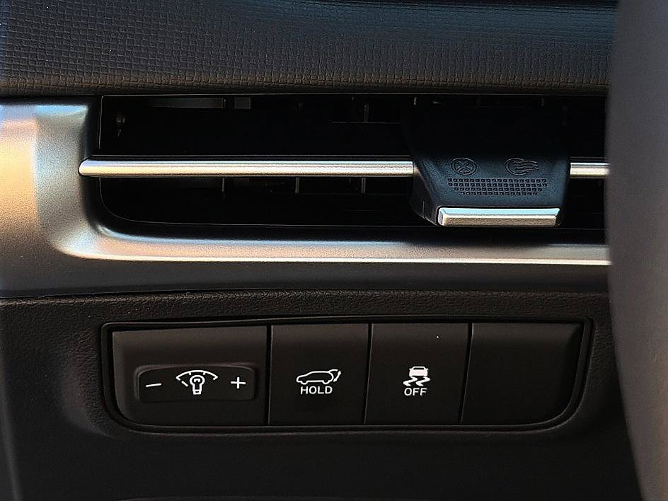 New 2026 Serenity White Pearl Hyundai SEL Plus FWD image 13