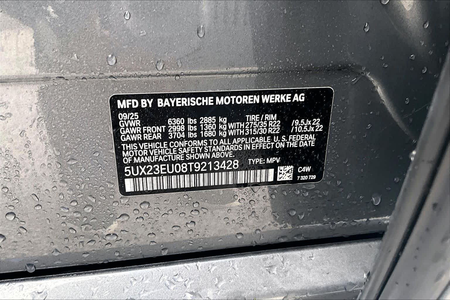 Used 2026 Skyscraper Grey Metallic BMW xDrive40i image 35