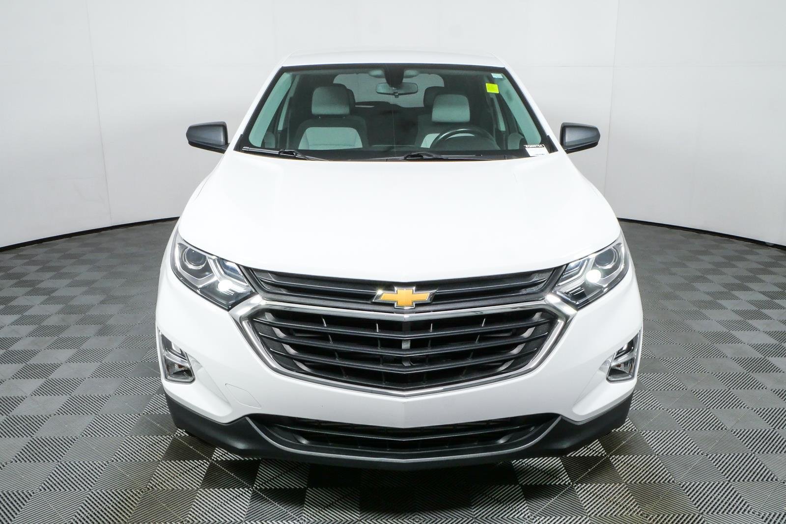 Used 2018 SUMMIT WHITE Chevrolet LS image 24