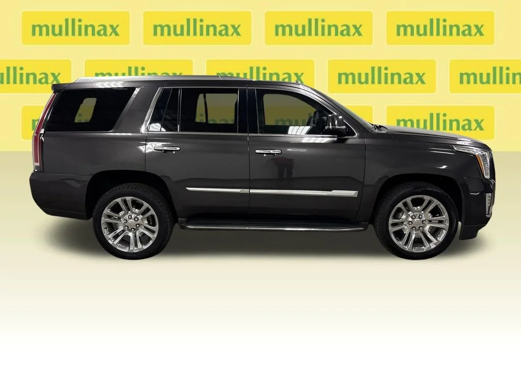 Used 2018 DARK GRANITE METALLIC Cadillac Premium Luxury image 21