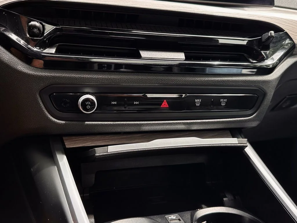 Used 2025 Black BMW xDrive40 image 11