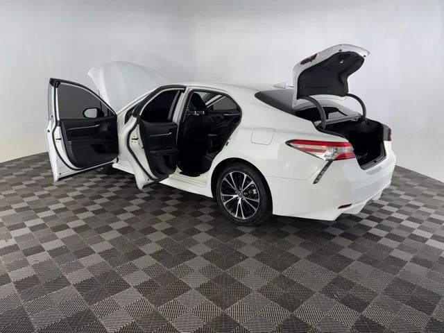 Used 2020 White Toyota SE image 14