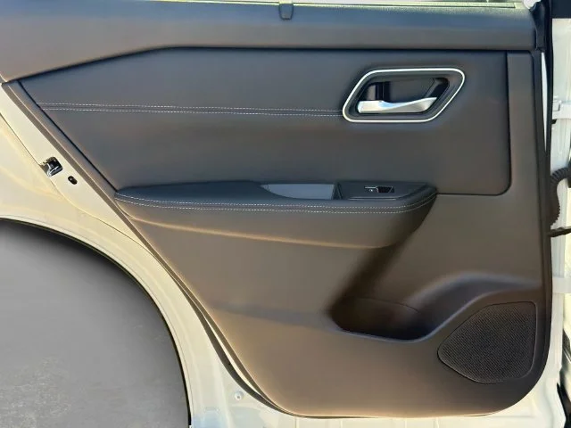 2026 Nissan Rogue Platinum - Photo 13
