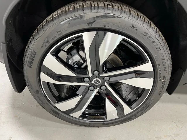 2026 Volvo XC40 Ultra - Photo 12