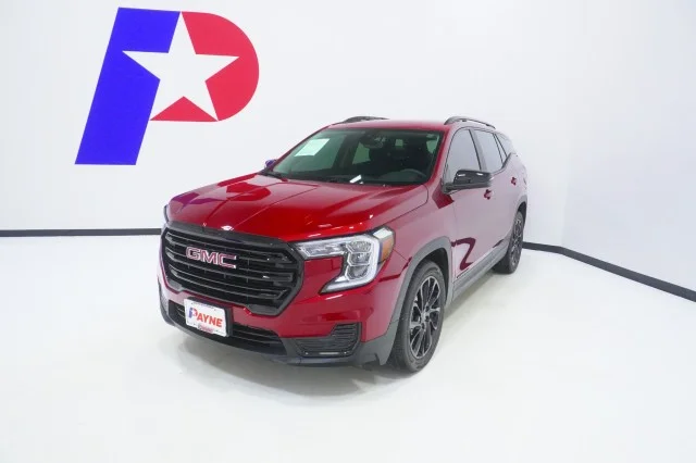 Used 2024  GMC SLE image 1