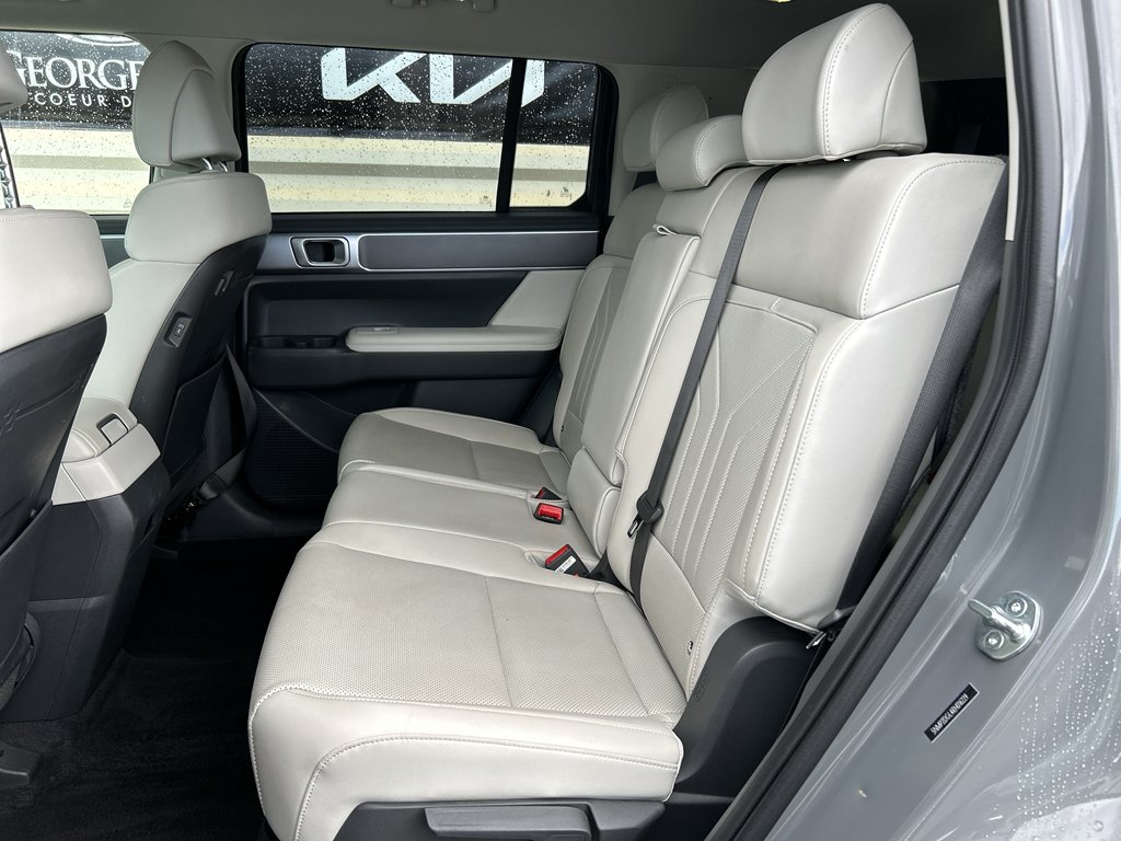 Used 2024 Grey Hyundai SEL image 11