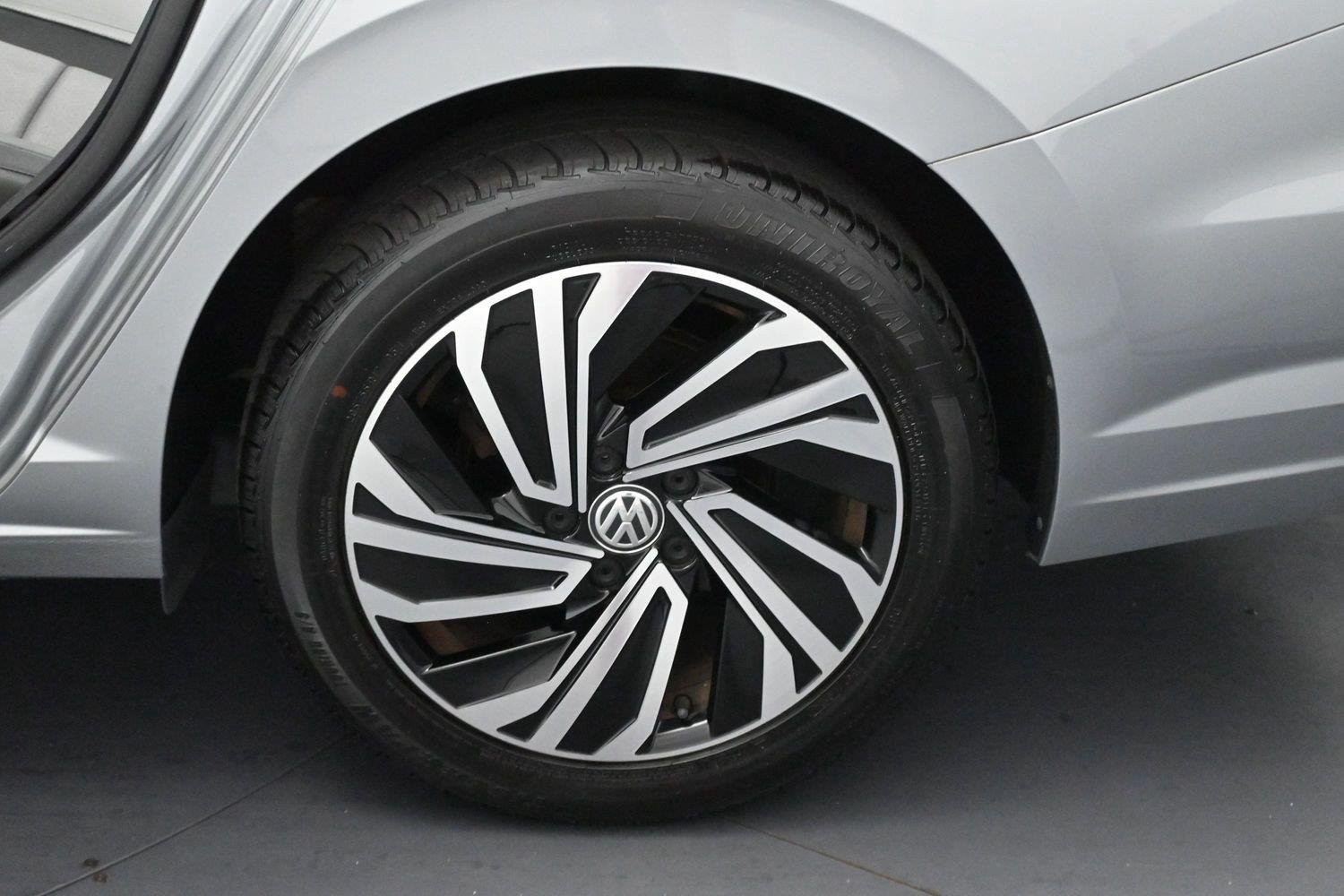 Used 2021 Pyrite Silver Metallic Volkswagen SEL image 34
